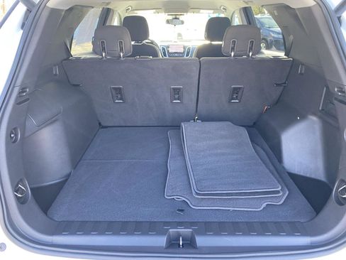 Used 2020 Chevrolet Equinox LT image 11