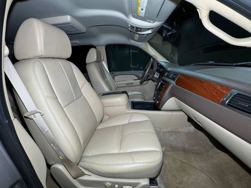 Used 2007 GMC Yukon SLT w/ SLT Preferred Equipment Group image 46
