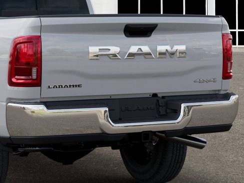 New 2026 RAM 2500 Laramie AWD/4WD image 13