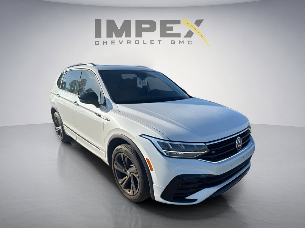 Used 2024 Volkswagen Tiguan SE R-Line AWD/4WD image 7