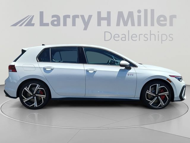 New 2026 Volkswagen GTI SE FWD image 6