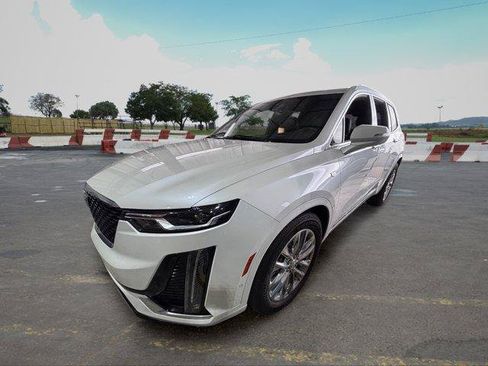 Used 2021 Cadillac XT6 Premium Luxury FWD image 5