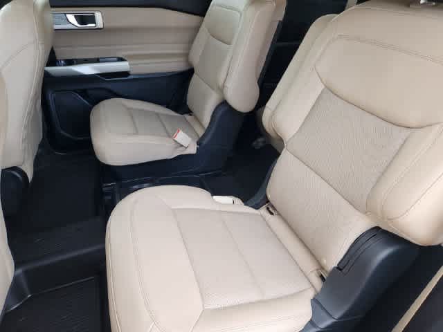 Used 2021 Ford Explorer Limited w/ Equipment Group 301A AWD/4WD image 13