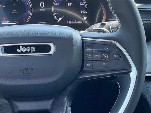 Used 2024 Jeep Grand Cherokee L Limited w/ Black Appearance Package AWD/4WD image 12