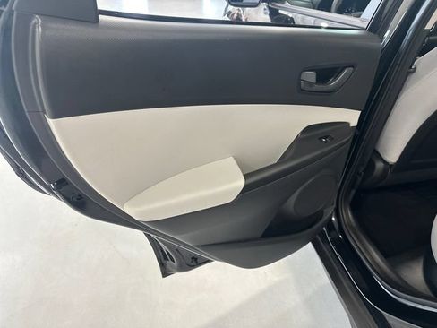 Used 2023 Hyundai Kona SEL AWD/4WD image 26