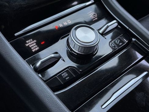 Used 2024 Jeep Grand Cherokee L Overland w/ Rear Seat Video Group I image 19