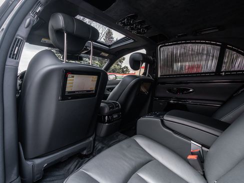Used 2009 Maybach 57 S image 26