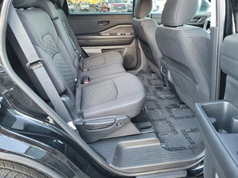 Used 2024 Nissan Pathfinder SV AWD/4WD image 19