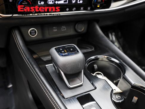 Used 2023 Nissan Rogue SL w/ SL Premium Package image 25