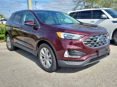 Used 2024 Ford Edge Titanium image 2