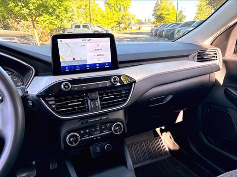 Used 2021 Ford Escape SE w/ Convenience Package FWD image 6