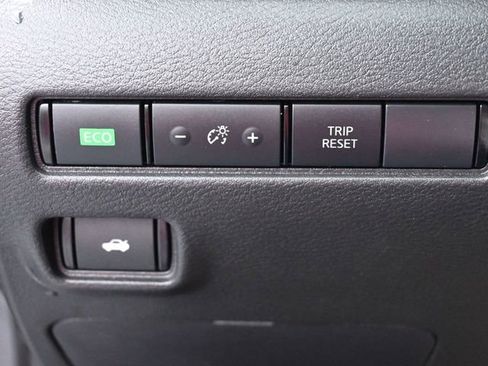 Used 2023 Nissan Sentra SR w/ Electronics Package image 37