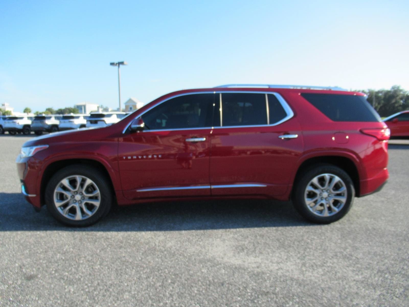 Used 2019 Chevrolet Traverse Premier w/ Driver Confidence II Package FWD image 4
