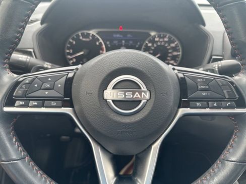 Used 2023 Nissan Altima 2.5 SR w/ SR Premium Package image 11