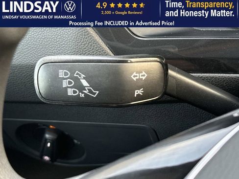 Used 2018 Volkswagen Tiguan S image 23