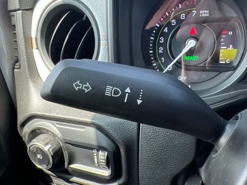 Used 2024 Jeep Wrangler Unlimited AWD/4WD image 21