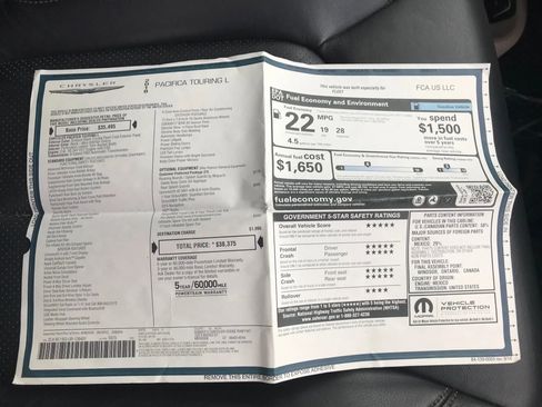 Used 2018 Chrysler Pacifica Touring-L image 48