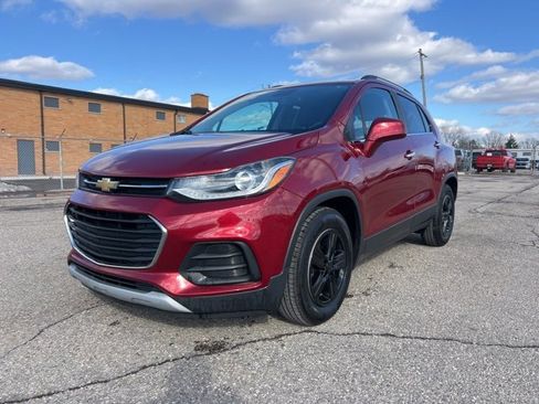 Used 2018 Chevrolet Trax LT w/ LT Convenience Package image 26
