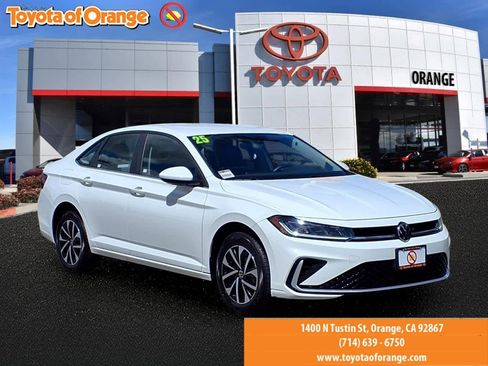 Used 2025 Volkswagen Jetta S FWD image 1