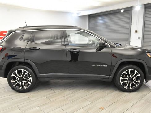 Used 2022 Jeep Compass Limited image 38