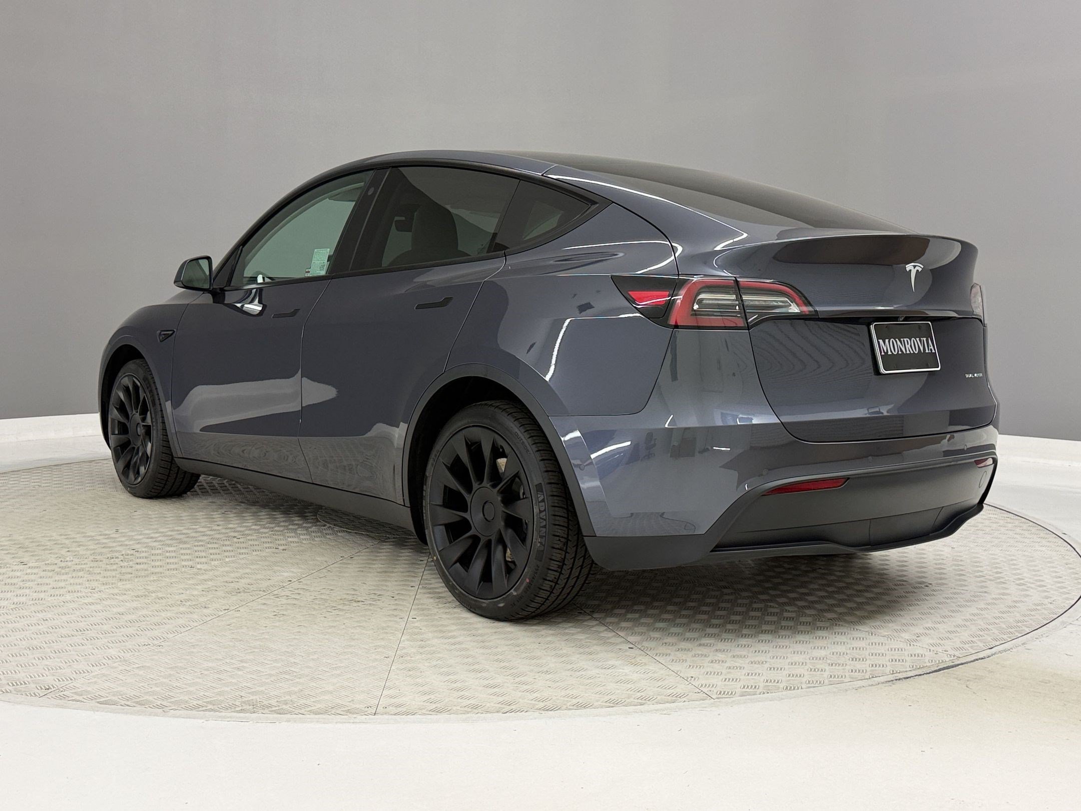 Used 2021 Tesla Model Y Long Range AWD/4WD image 3