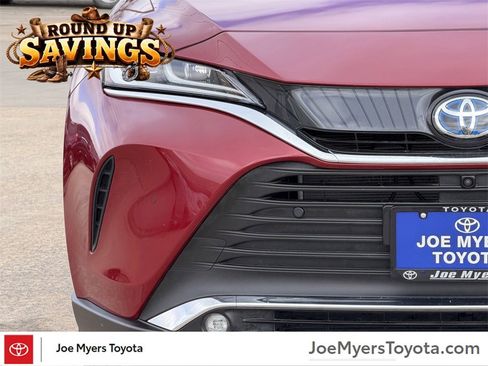 Used 2024 Toyota Venza Limited image 5