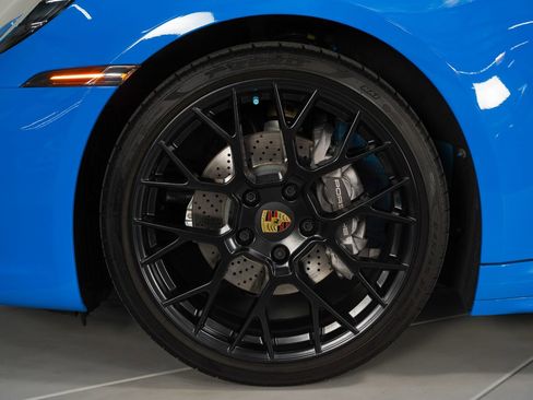 Used 2023 Porsche 911 Carrera w/ Sport Chrono Package image 16