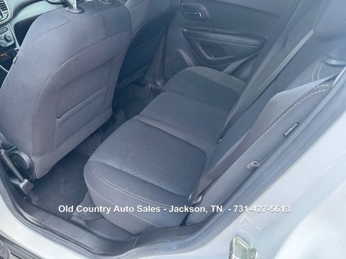 Used 2020 Chevrolet Trax LS w/ Tint and Cruise Package image 15