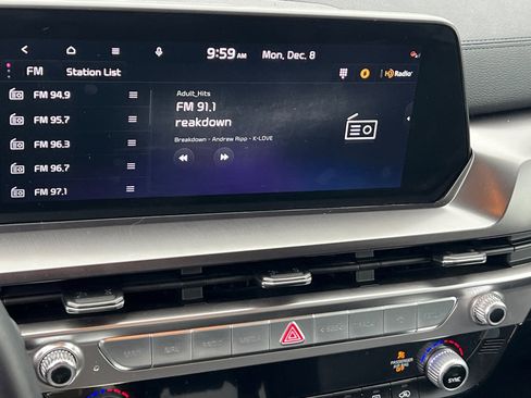 Certified 2025 Kia Telluride LX image 22