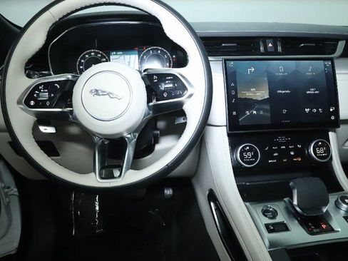 Used 2025 Jaguar F-PACE R-Dynamic S image 15