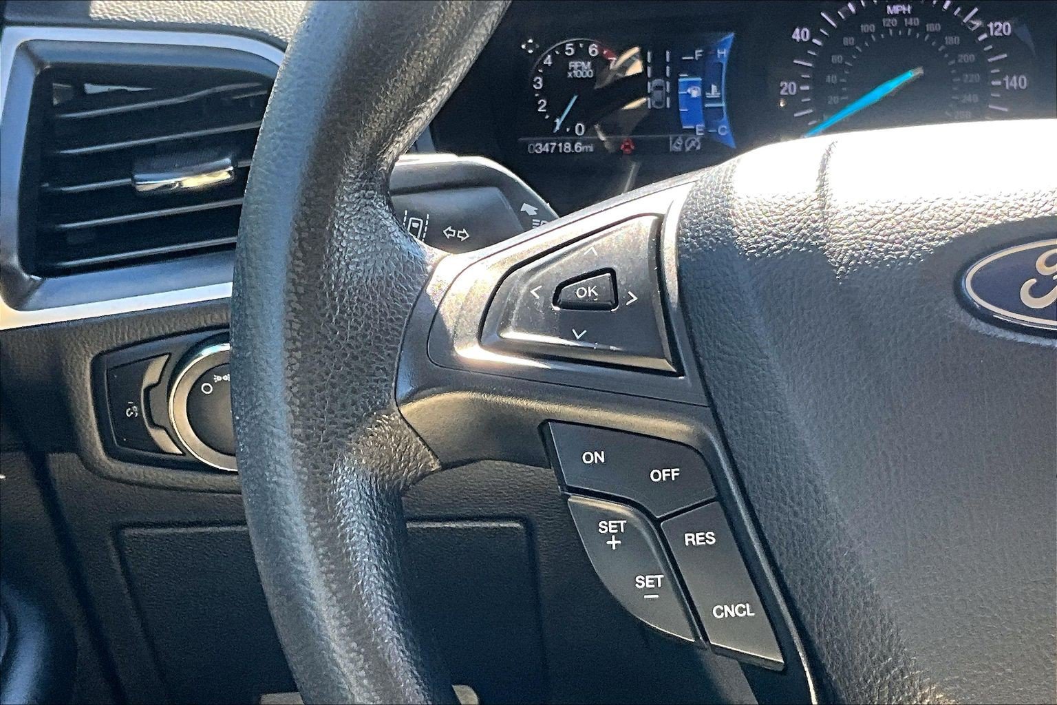 Used 2023 Ford Edge SE AWD/4WD image 23