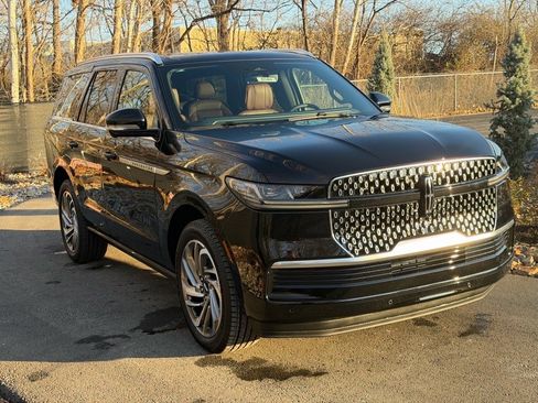 New 2025 Lincoln Navigator Reserve image 7