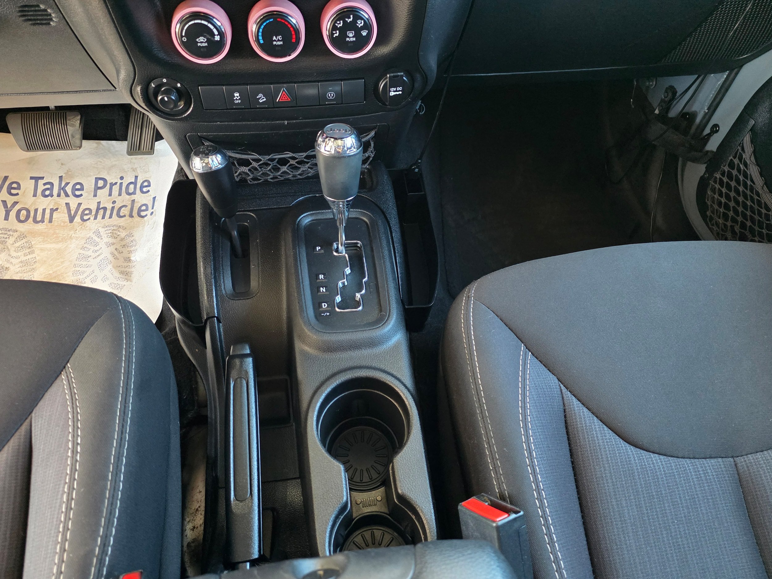 Used 2014 Jeep Wrangler Unlimited Sahara w/ Connectivity Group AWD/4WD image 15