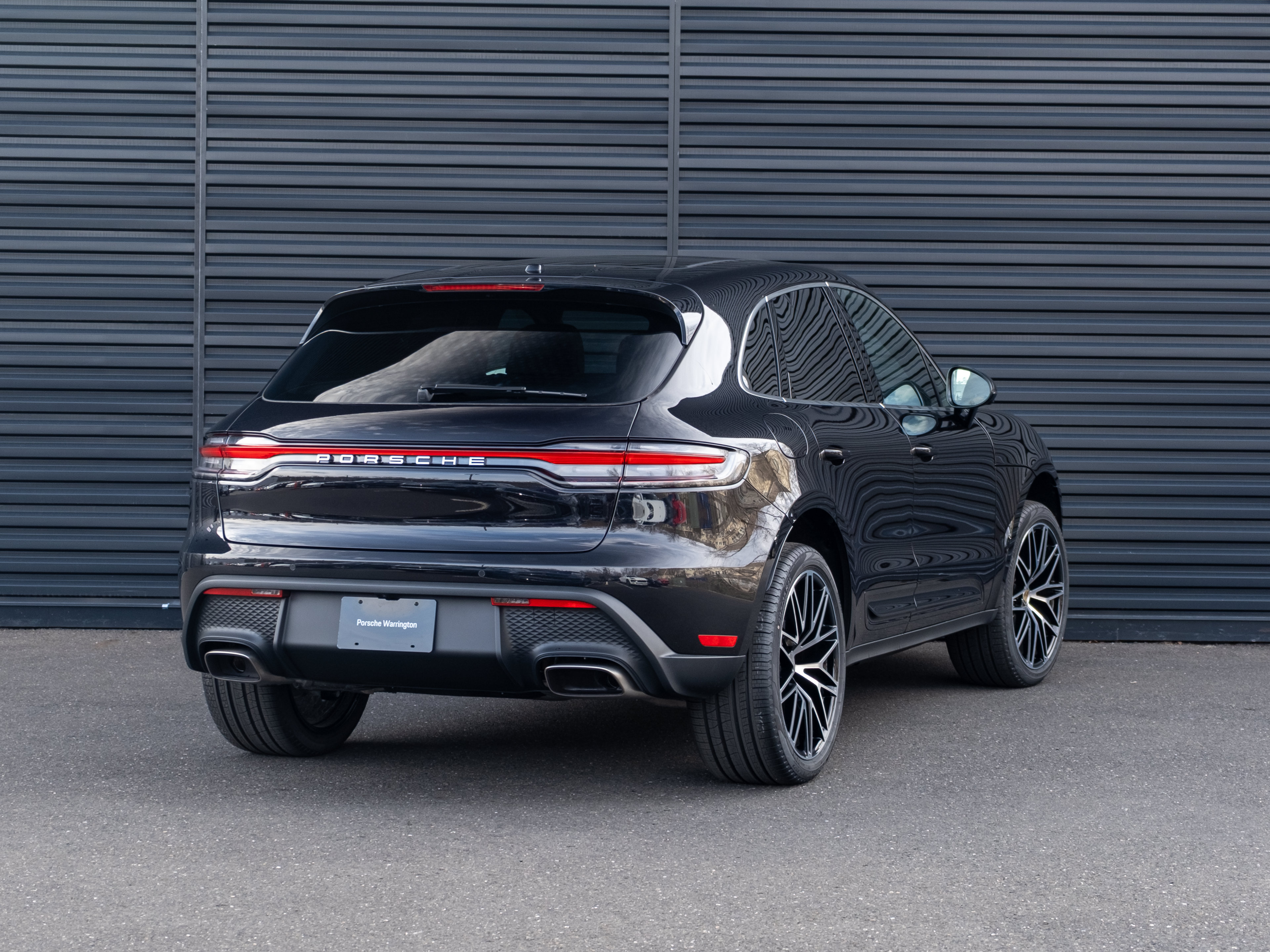 Certified 2026 Porsche Macan AWD/4WD image 8