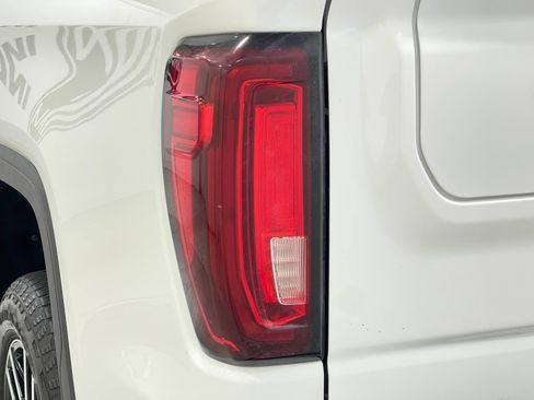 Used 2022 GMC Sierra 1500 AT4 w/ AT4 Premium Package AWD/4WD image 33