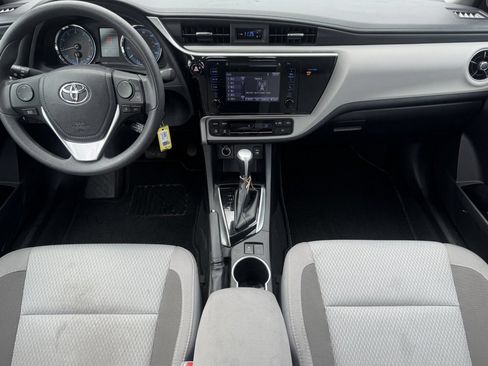 Used 2019 Toyota Corolla LE w/ Carpet Mat Package (TMS) FWD image 25