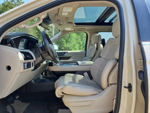 Used 2018 Lincoln Navigator Reserve w/ Technology Package AWD/4WD image 13