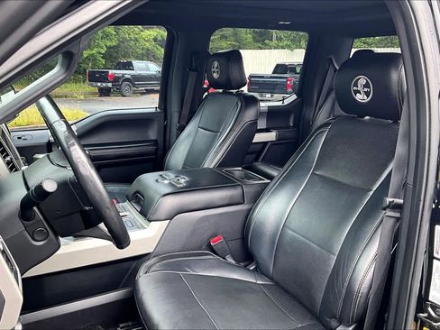 Used 2017 Ford F150 Lariat w/ Equipment Group 502A Luxury AWD/4WD image 8