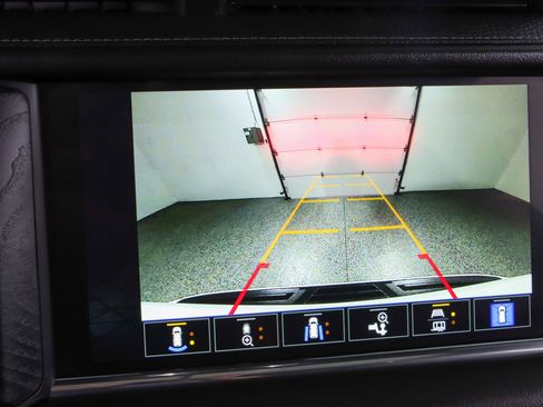 Used 2023 GMC Yukon Denali AWD/4WD image 20