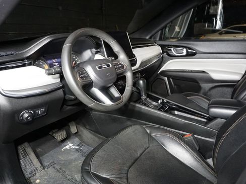 Used 2023 Jeep Compass Limited AWD/4WD image 11