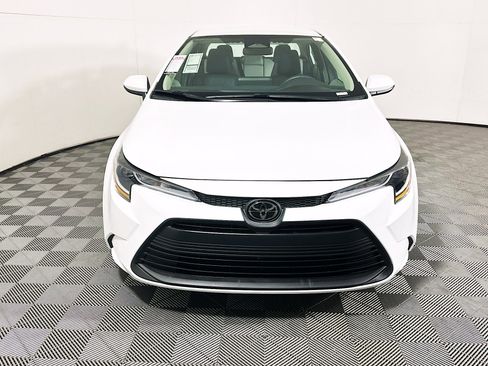 Used 2023 Toyota Corolla LE image 8
