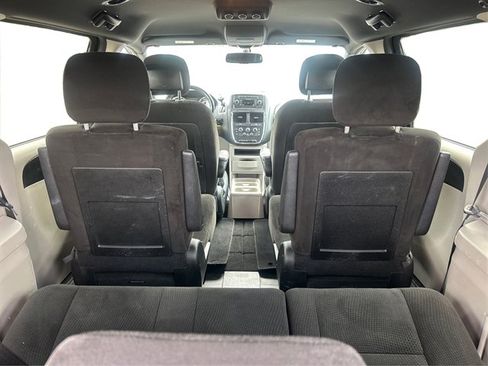 Used 2015 Dodge Grand Caravan SE FWD image 38