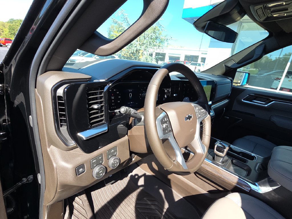 New 2026 Chevrolet Silverado 1500 RST w/ Convenience Package II AWD/4WD image 15