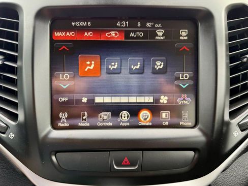 Used 2017 Jeep Cherokee Trailhawk w/ Comfort/Convenience Group AWD/4WD image 26