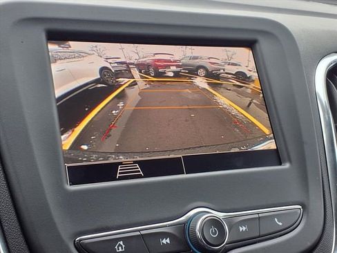 Used 2023 Chevrolet Equinox LT image 9