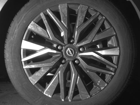 Used 2025 Nissan Altima 2.5 SV FWD image 13