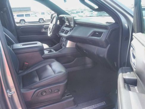 Used 2024 Chevrolet Suburban LT image 12
