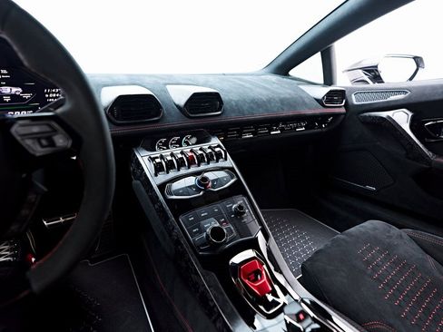 Used 2018 Lamborghini Huracan Performante image 79