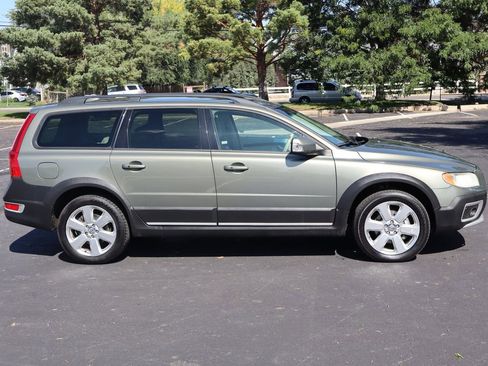 Used 2009 Volvo XC70 T6 image 3