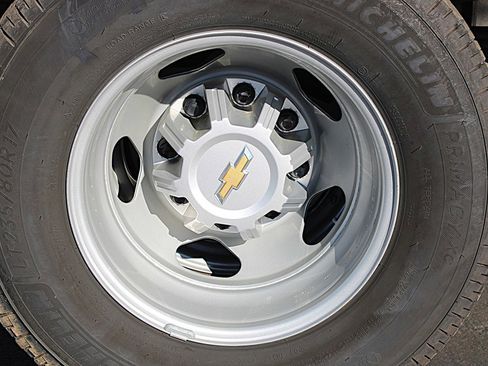 Used 2024 Chevrolet Silverado 3500 W/T w/ Snow Plow Prep Package image 34